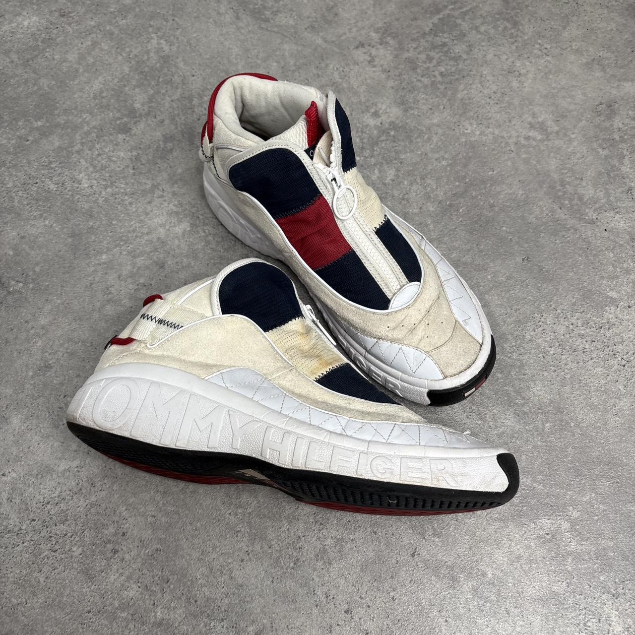 White tommy hilfiger trainers