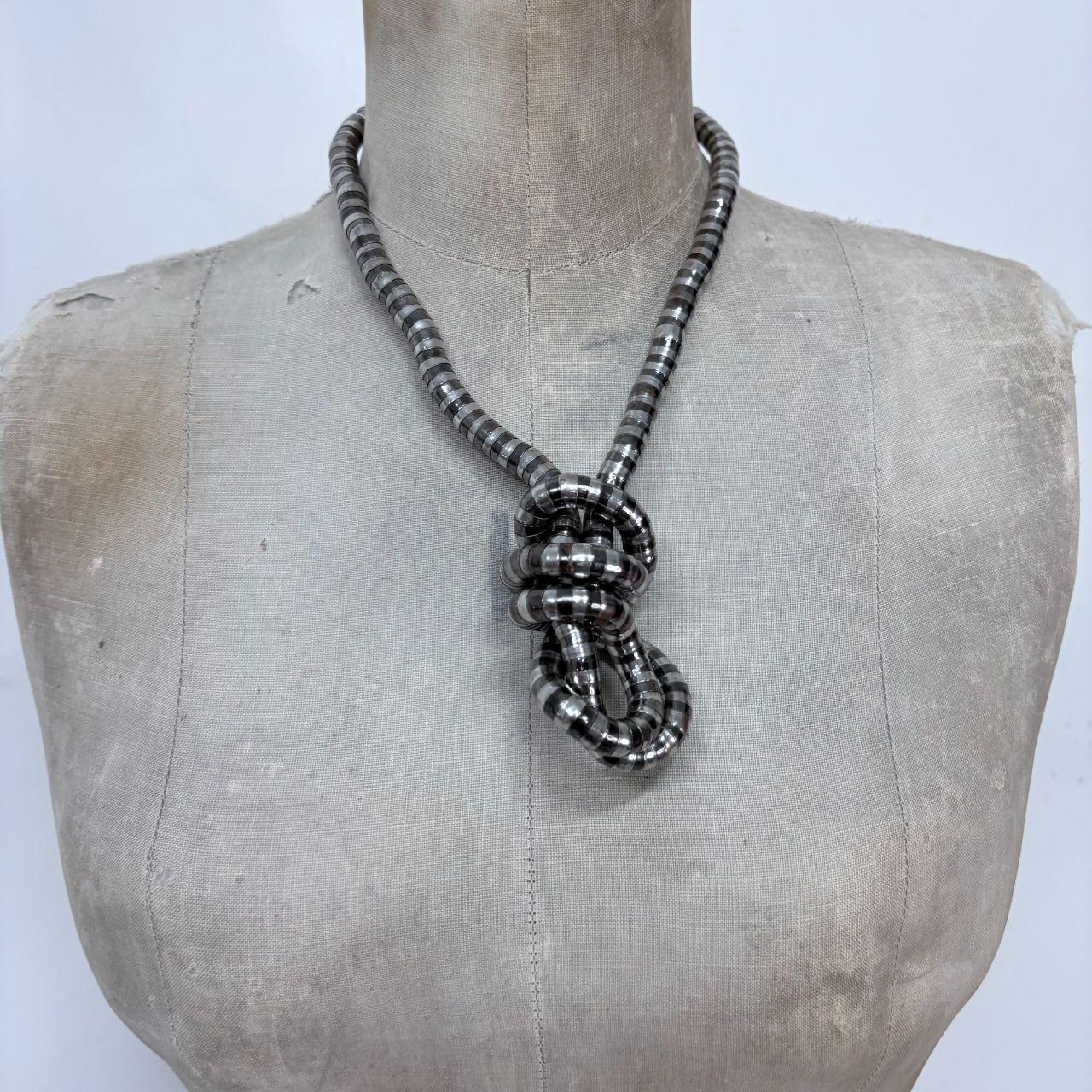 Chunky 90s metal stuctured necklace