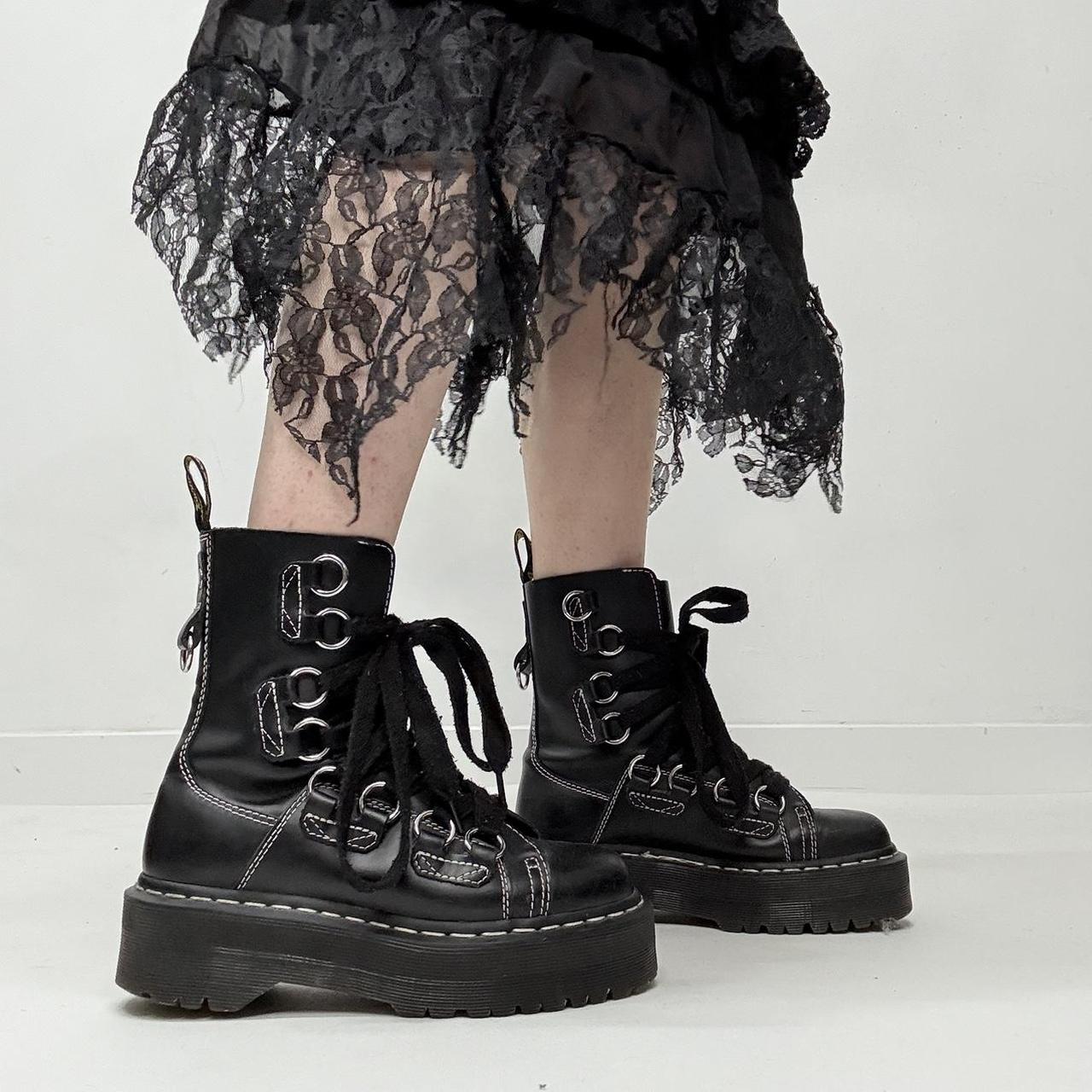 Black eyelet platform dr