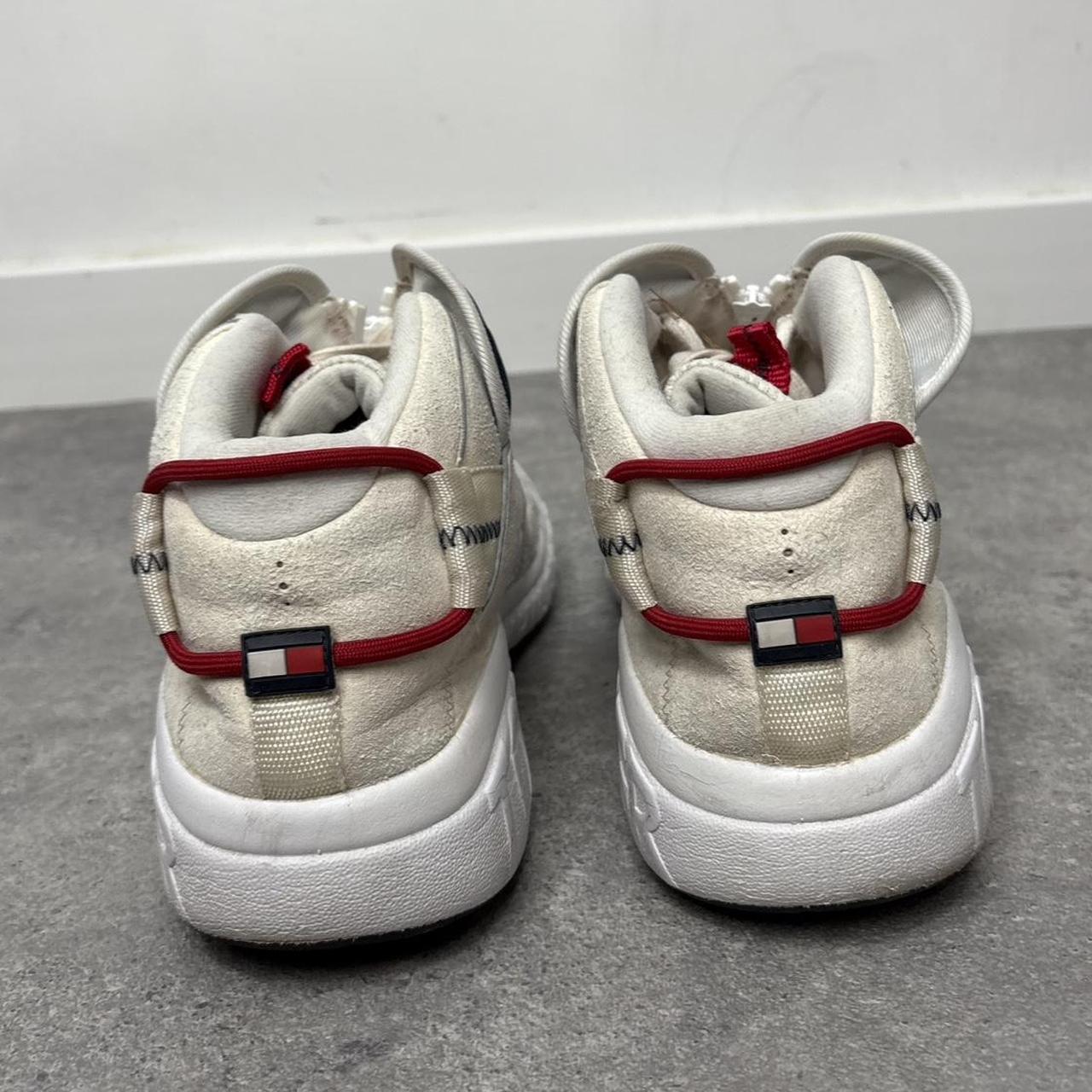 White tommy hilfiger trainers
