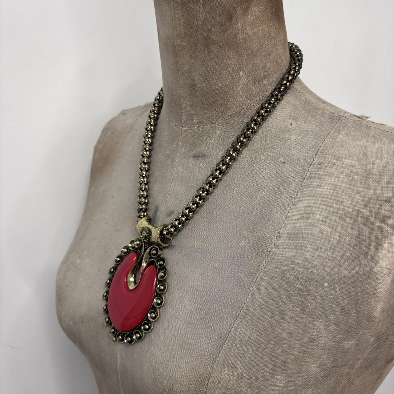 Chunky oversized gold necklace