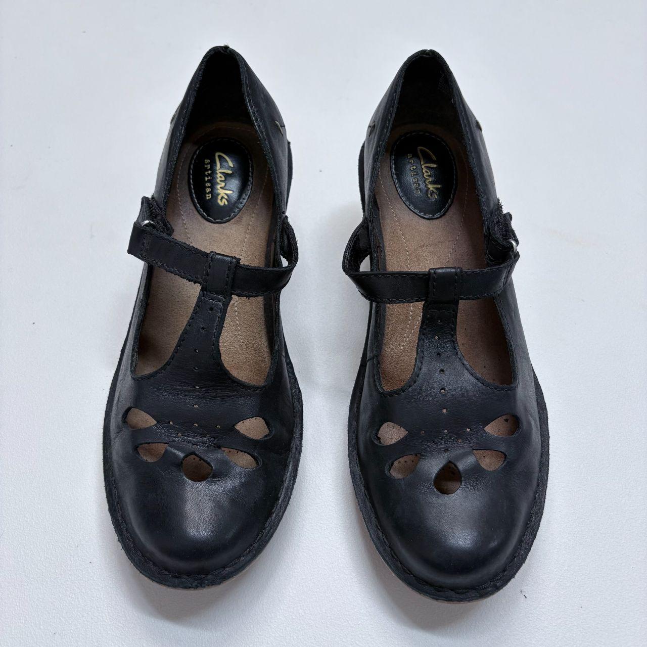 Black mary janes shoes