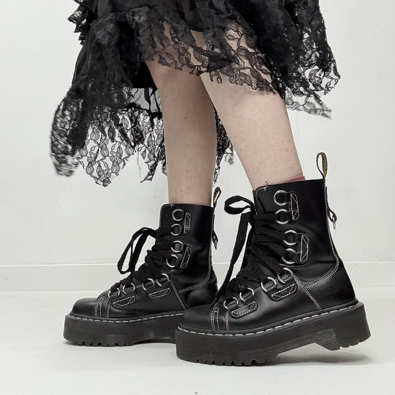 Black eyelet platform dr