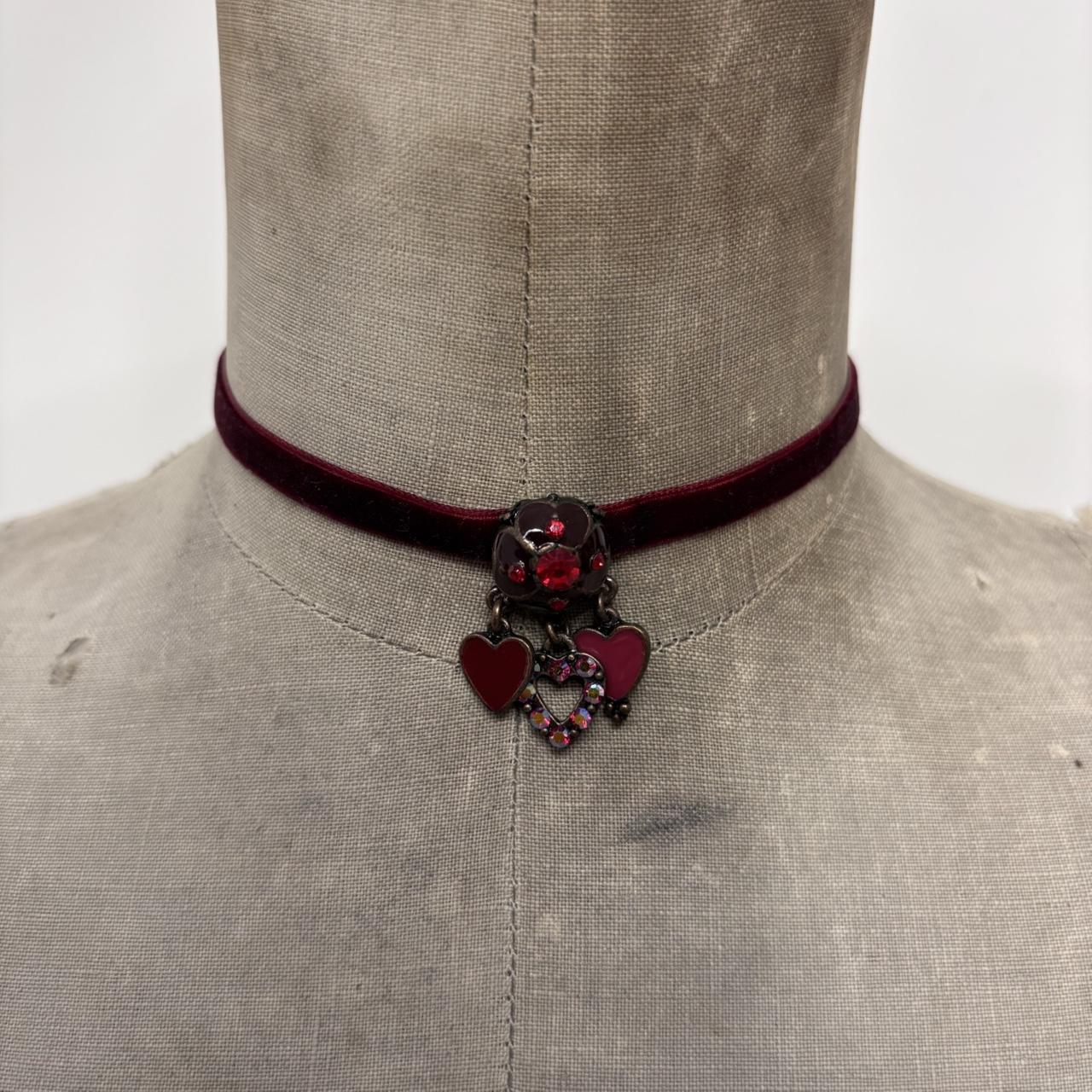 Red velvet love heart choker