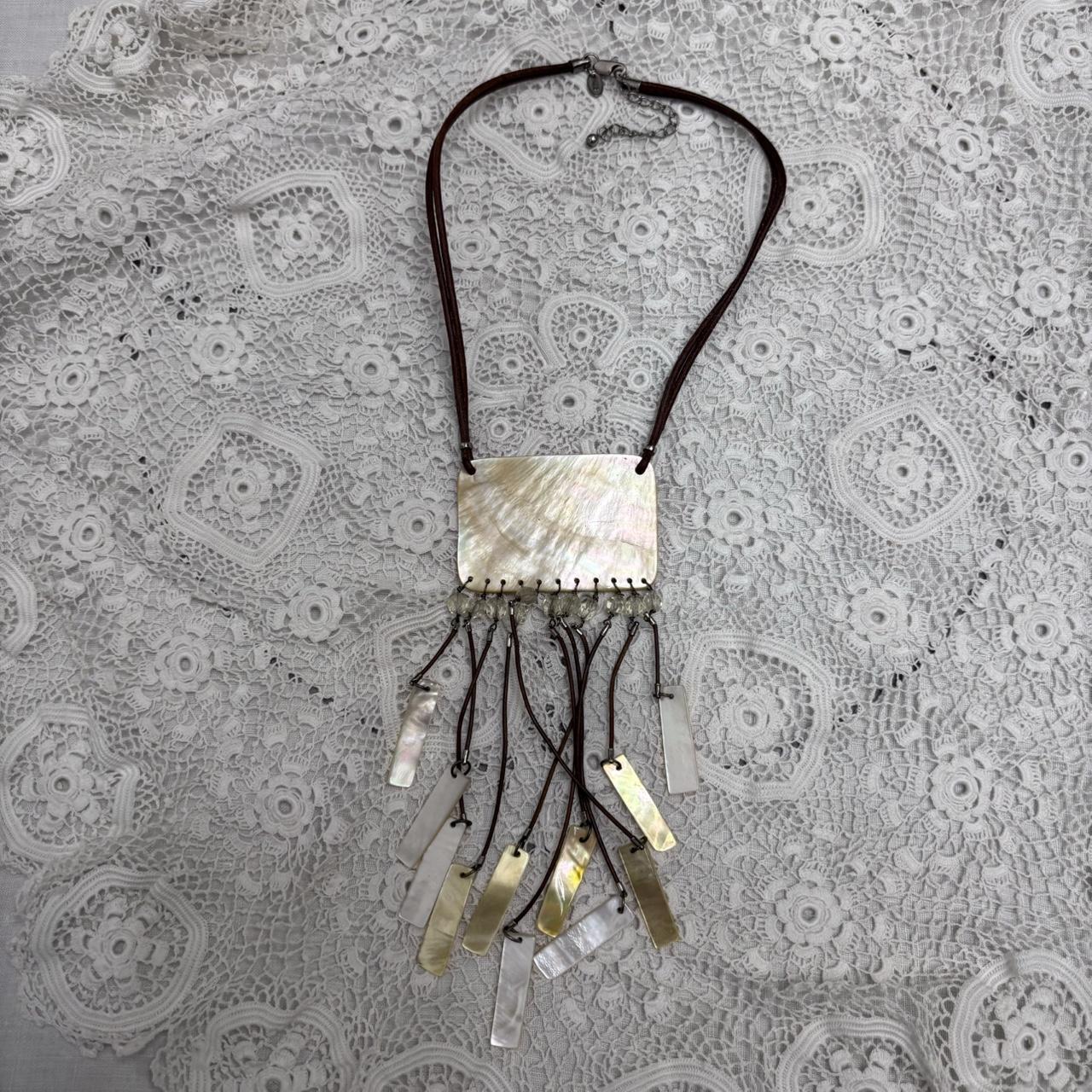 Mother of pearl shell necklace