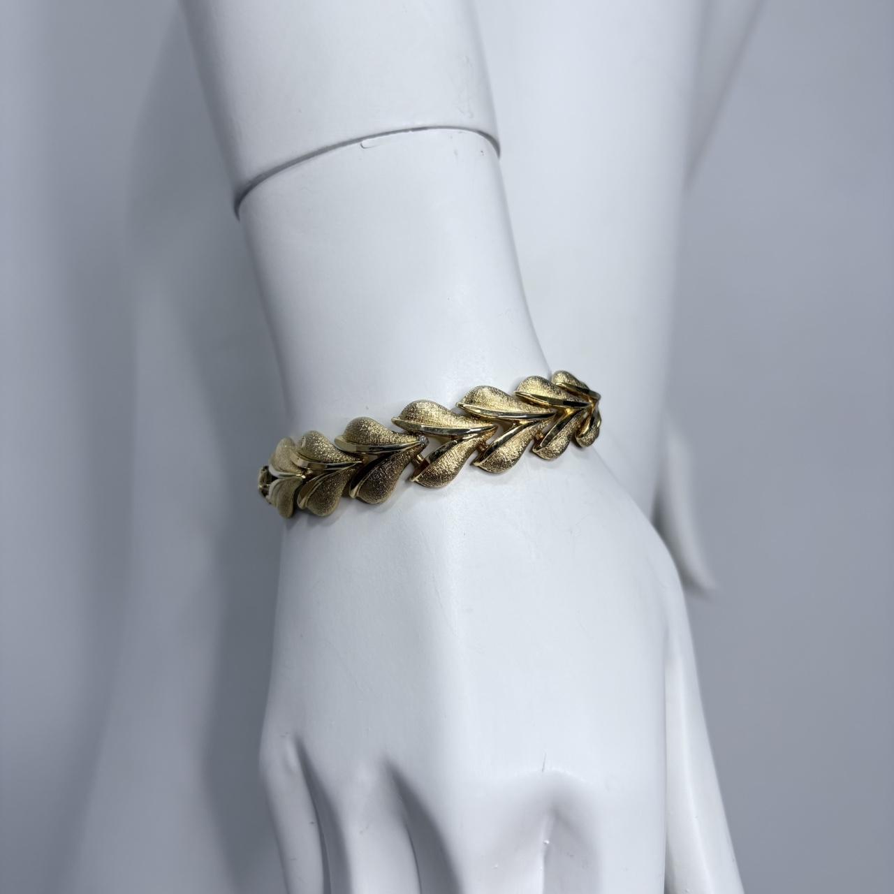 Gold baroque link Bracelet