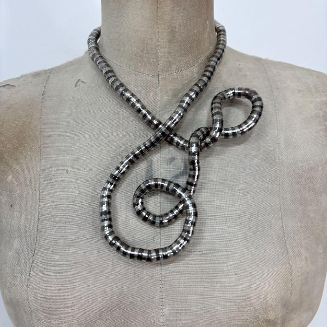 Chunky 90s metal stuctured necklace