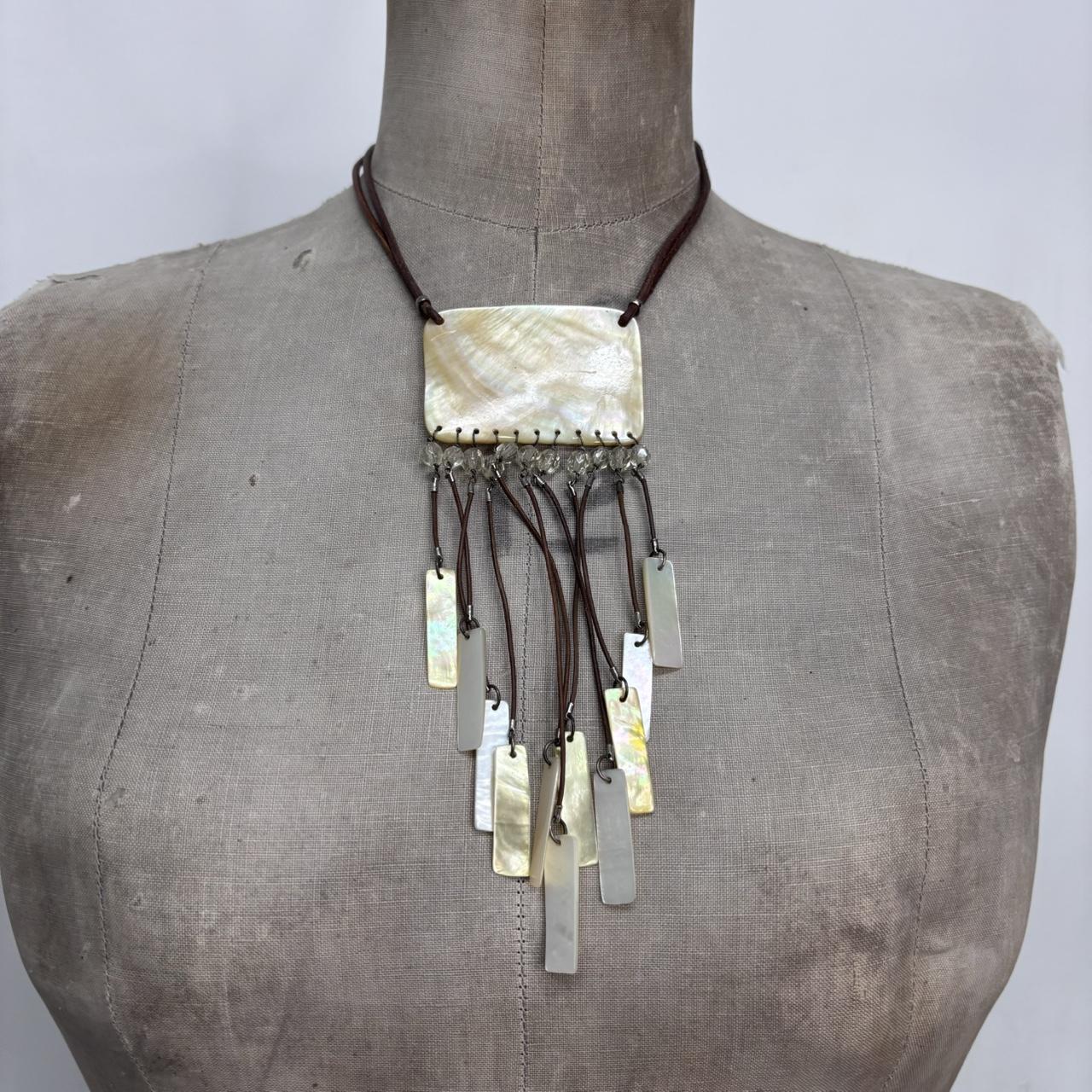 Mother of pearl shell necklace