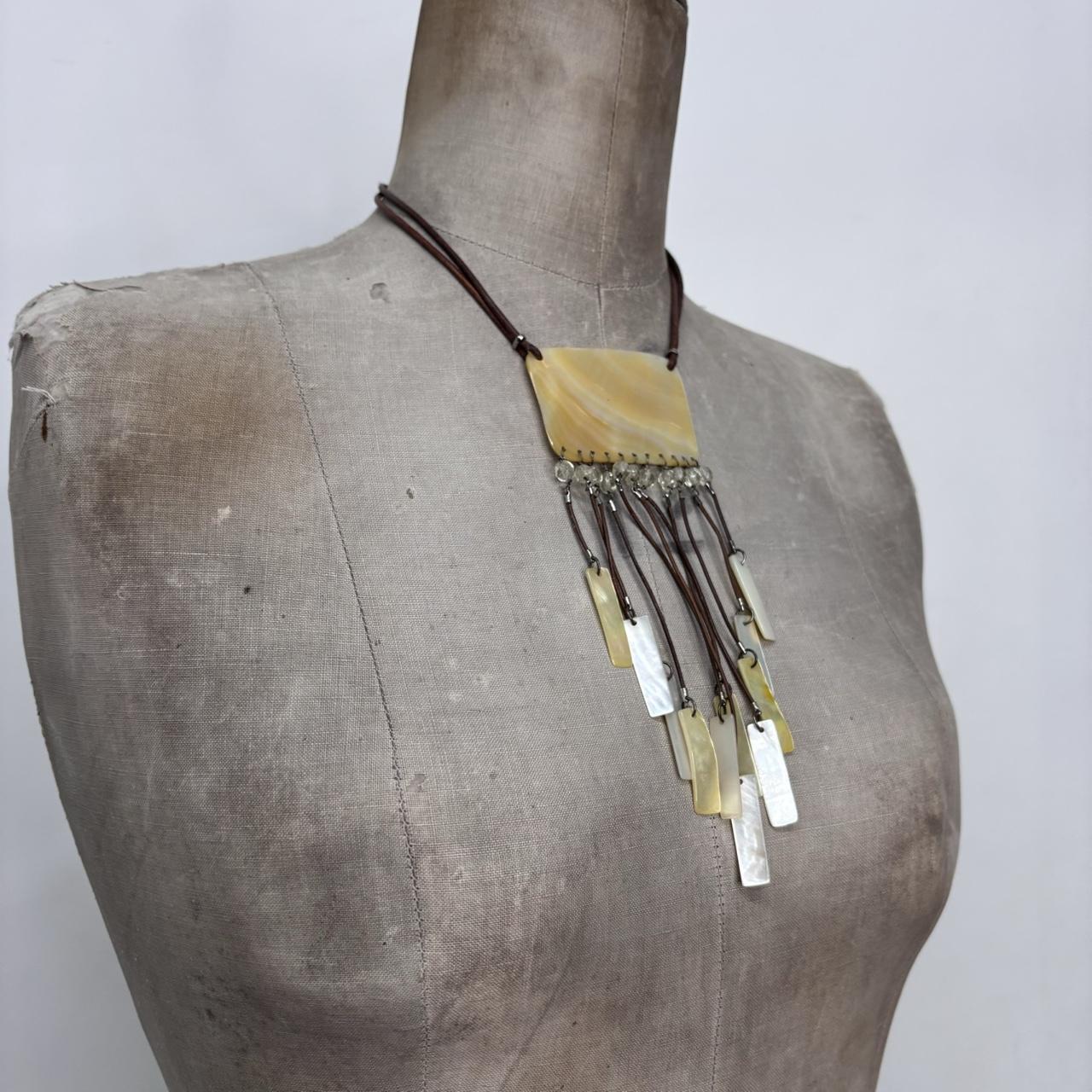 Mother of pearl shell necklace