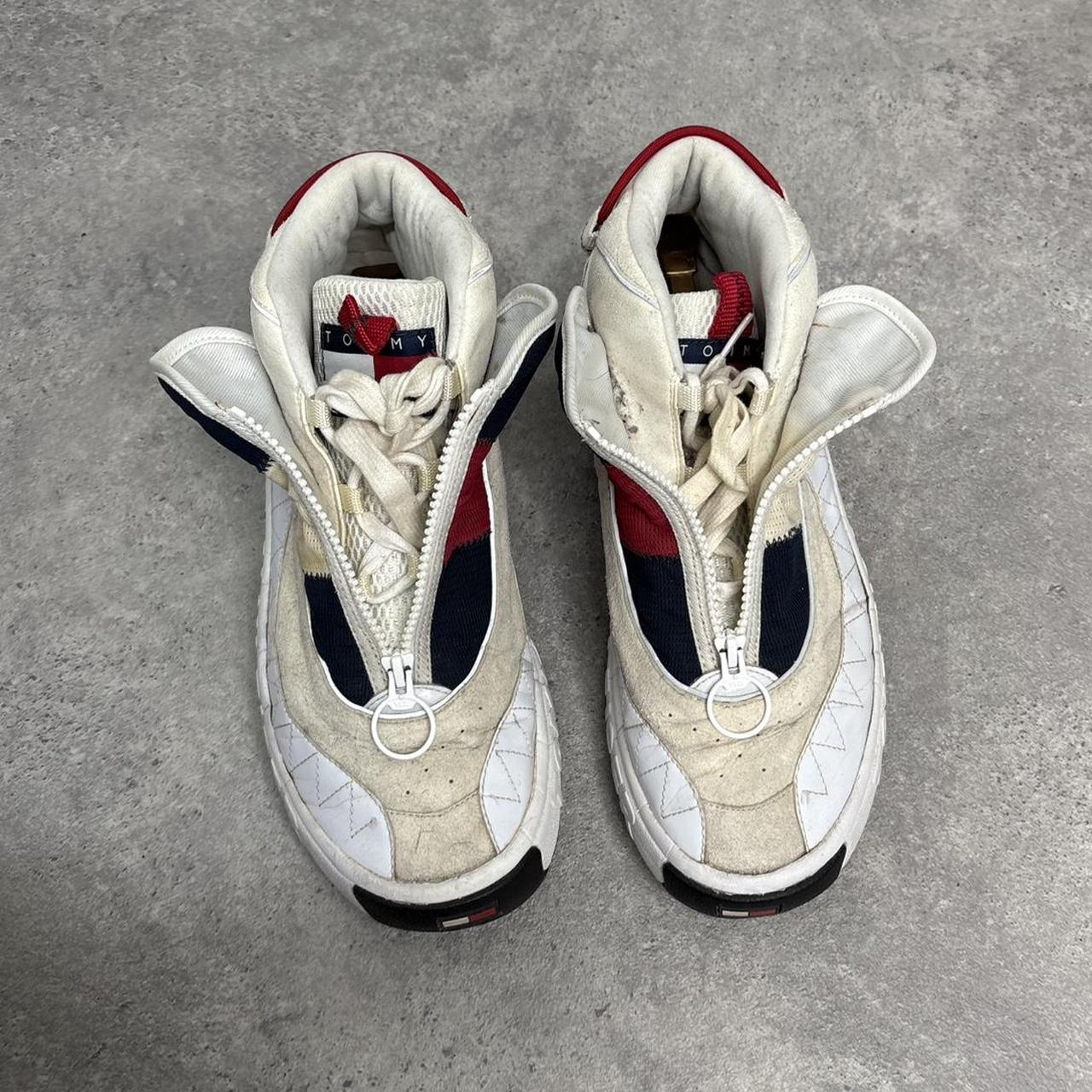 White tommy hilfiger trainers
