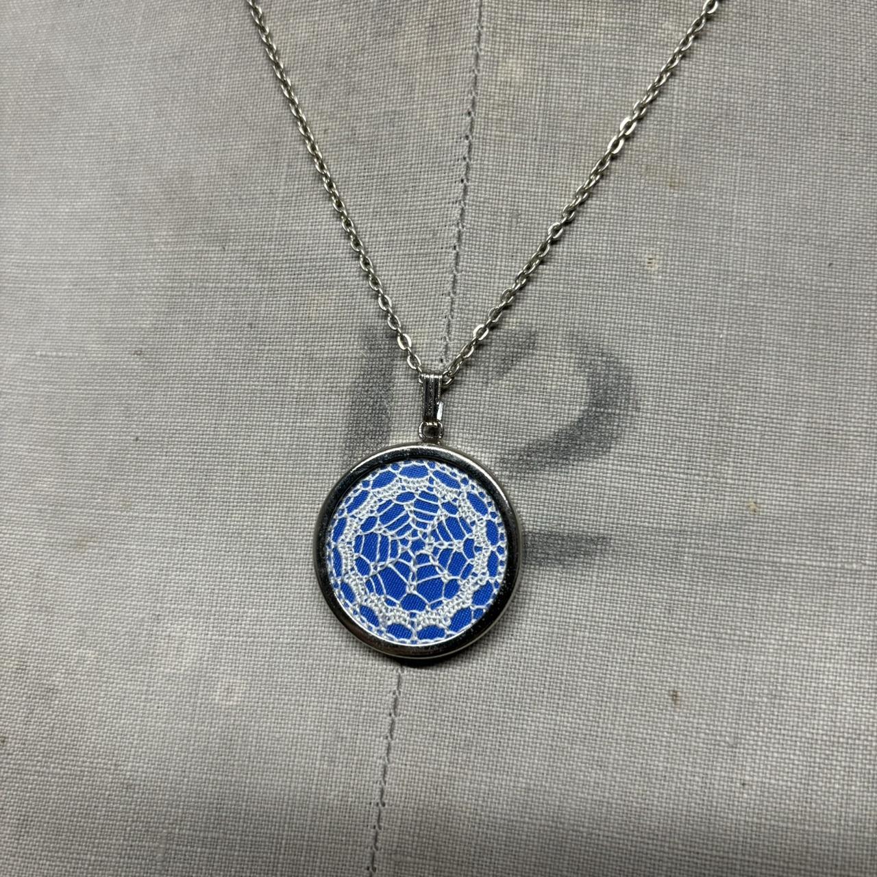 Vintage crochet lace necklace