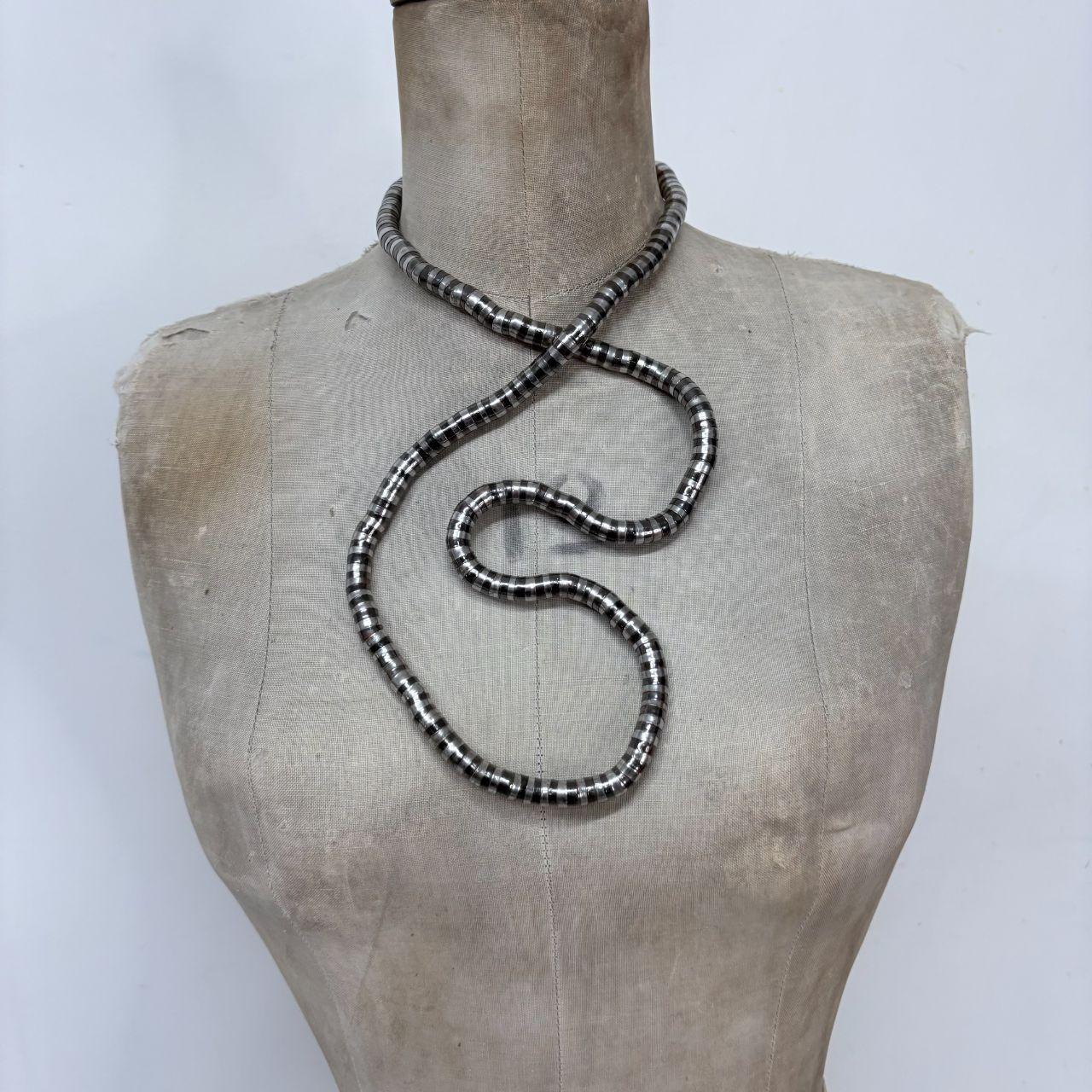 Chunky 90s metal stuctured necklace