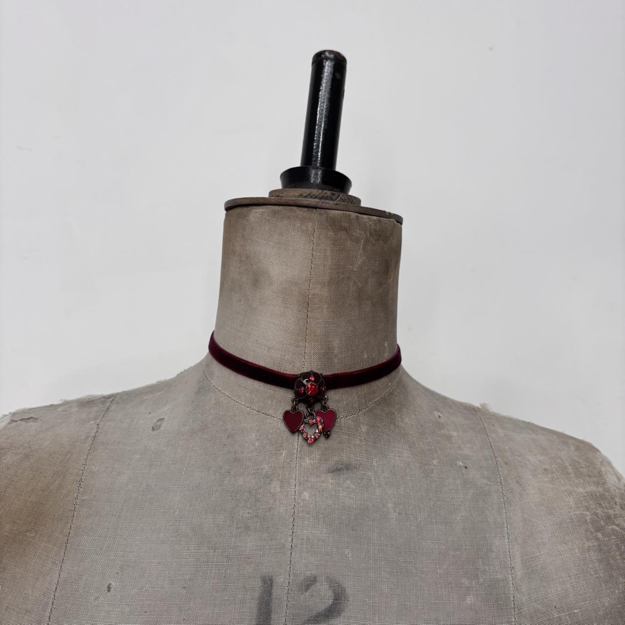 Red velvet love heart choker