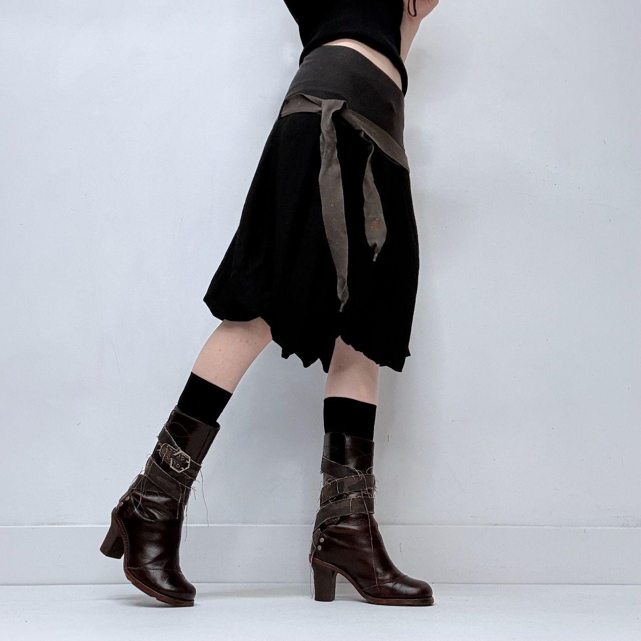 Low rise thick waistband cop copine skirt