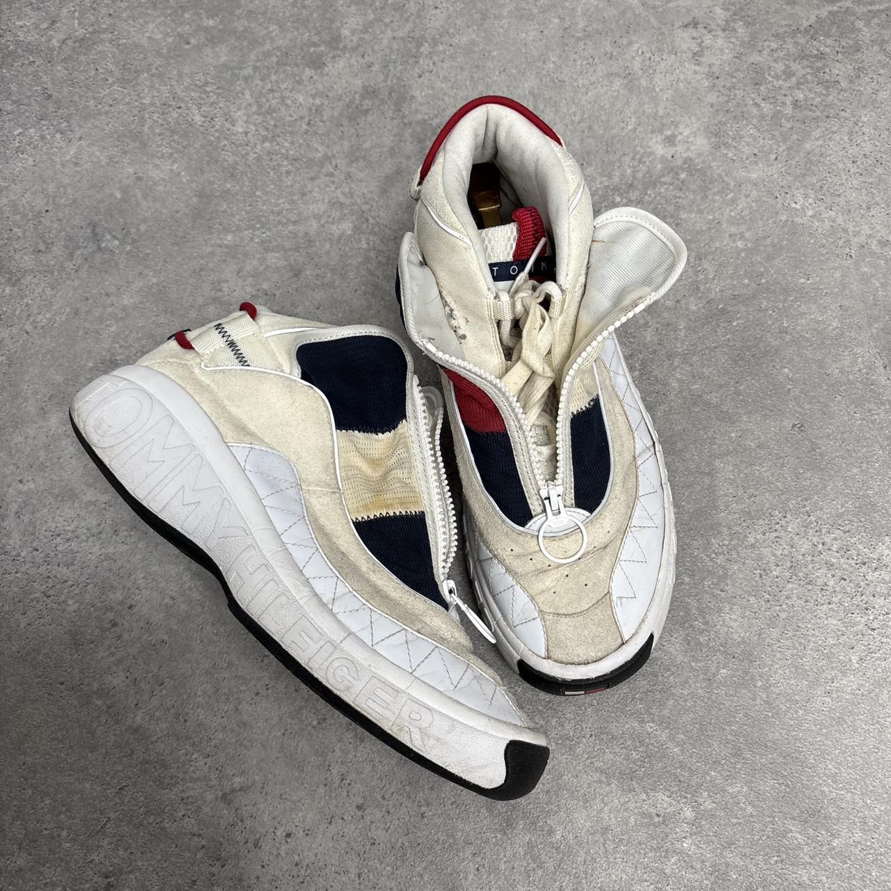 White tommy hilfiger trainers