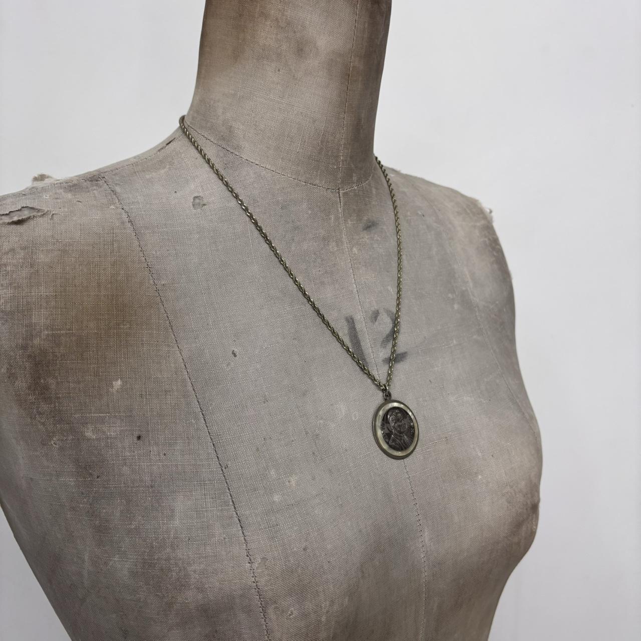 Chunky gold chain coin necklace