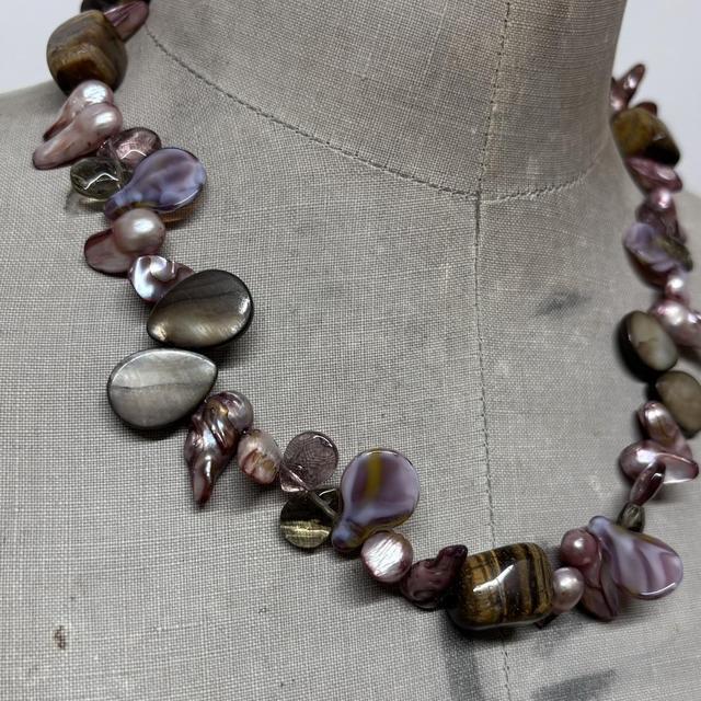 Pearl crystal gemstone necklace