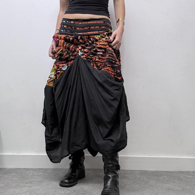 Graphic grunge printed puff balloon skirt