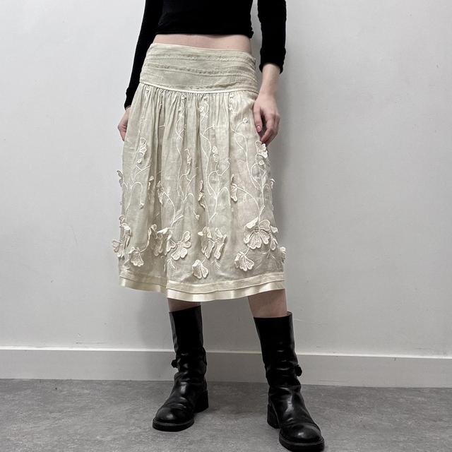 Cream flared puff appliqué midi skirt