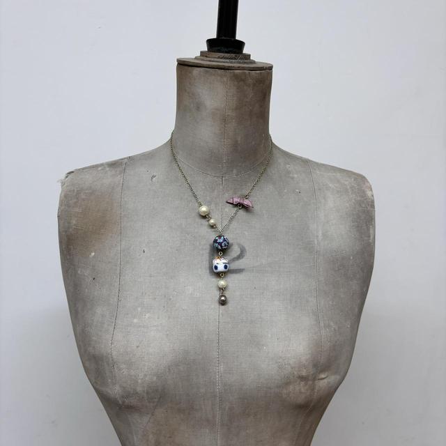 Chunky bow charm necklace