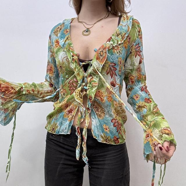 Floral fairy patterned flared lace shirt