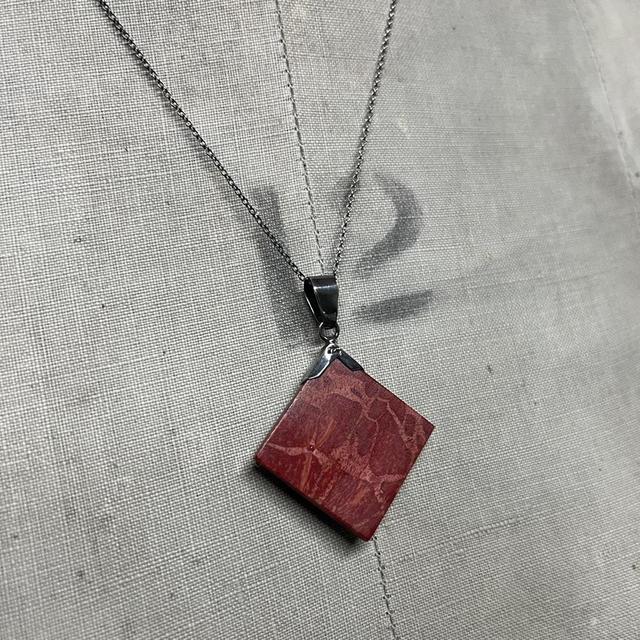 Chunky metal crystal pendant
