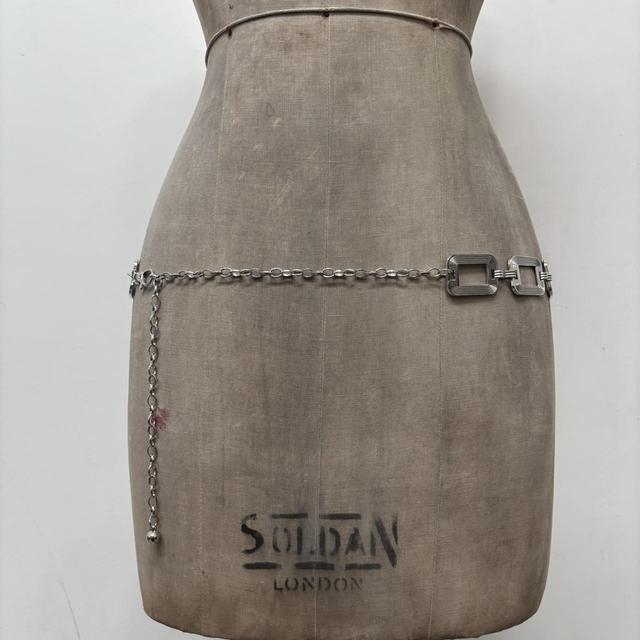 Silver chunky chain belt
