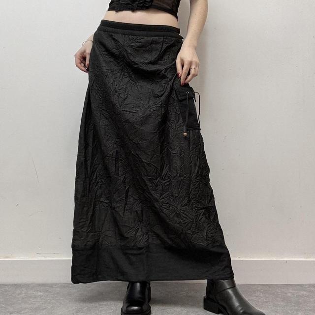 Black crinkle maxi skirt