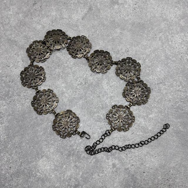 Chunky oversized metal waist chain