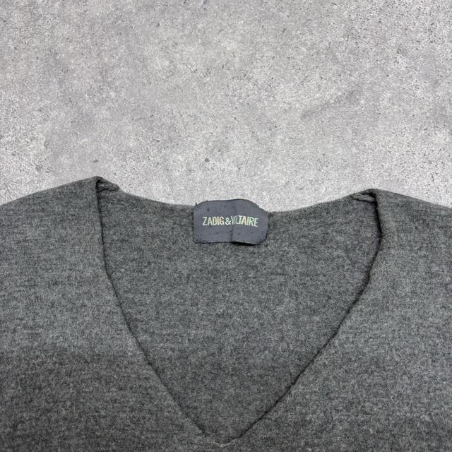 Fitted cropped grey wool knit graphic back jumper