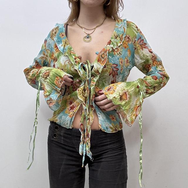 Floral fairy patterned flared lace shirt