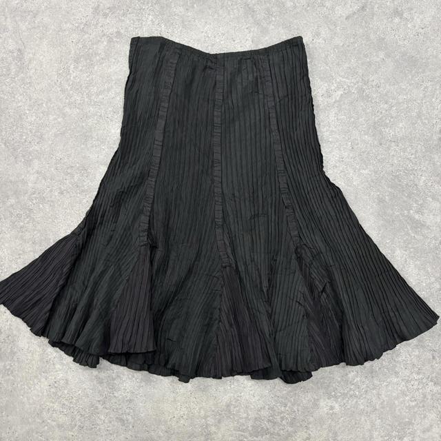 Black crinkle flared black skirt