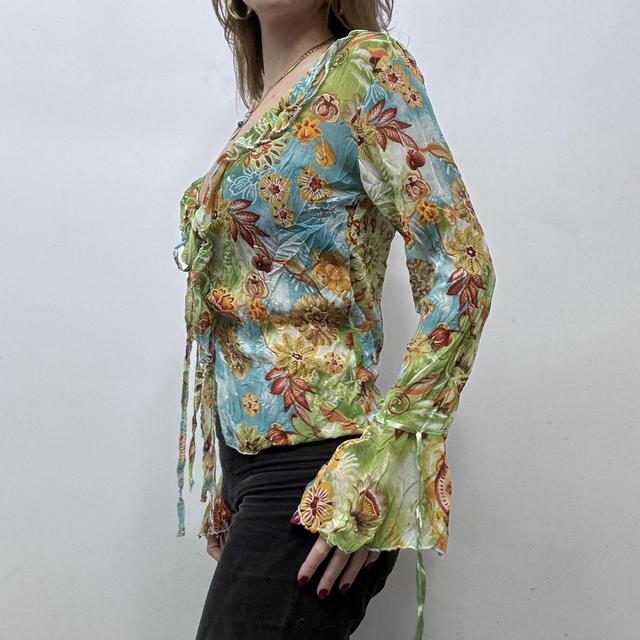 Floral fairy patterned flared lace shirt