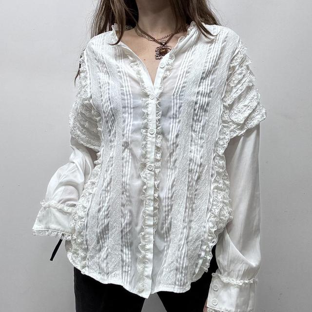 White lace baroque ruffle shirt