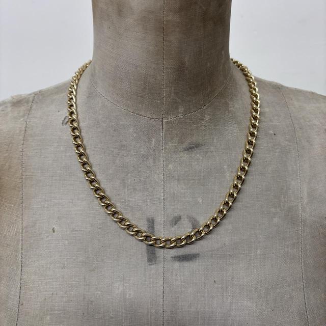 Chunky gold chain heart necklace