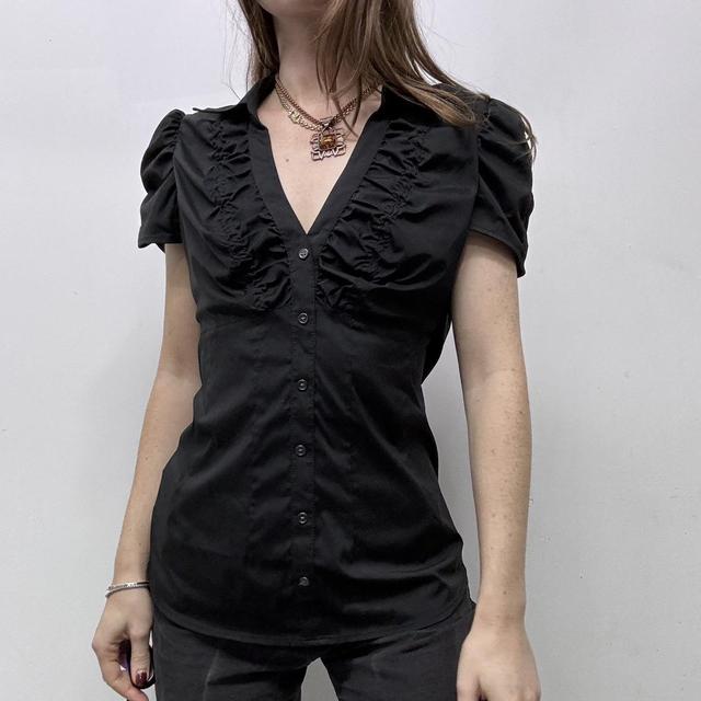 Gathered cinched black puff shirt