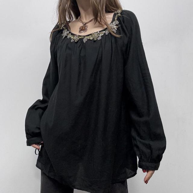 Black puff flared floaty shirt