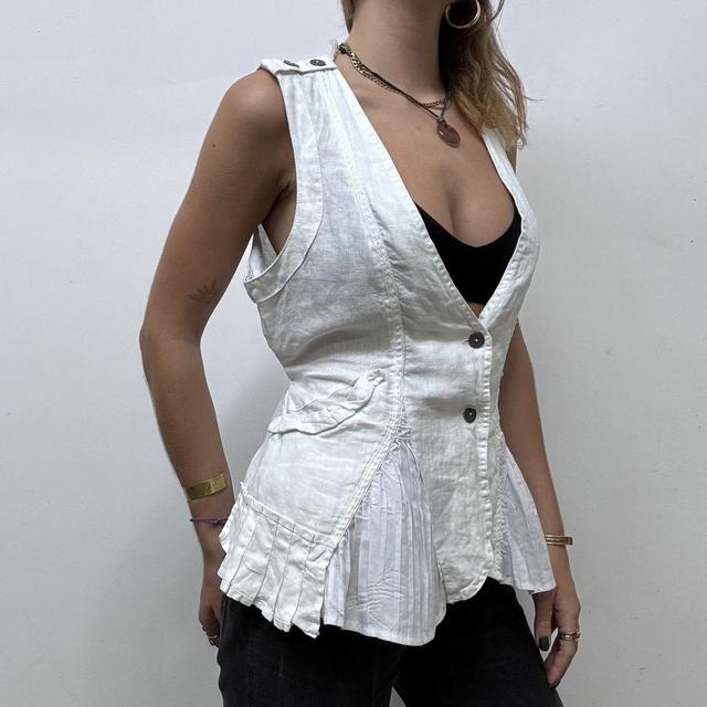 Flared white pleated bow waistcoat