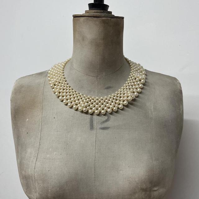 Pearl collar beaded necklace