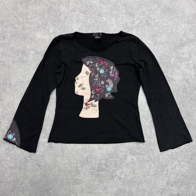 Graphic embroidered long sleeve tshirt