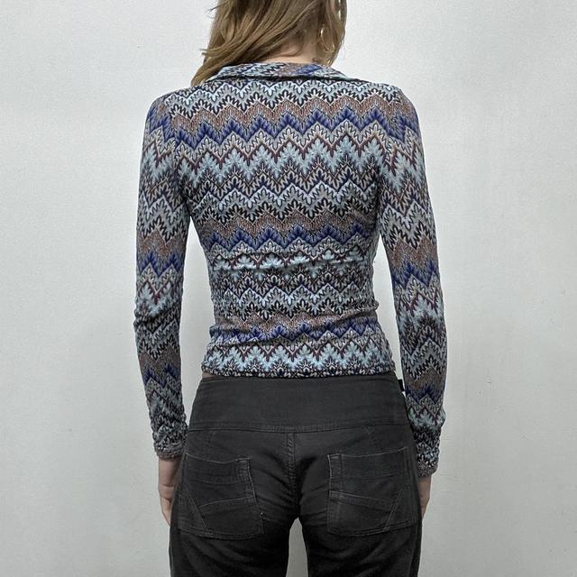 Knit patterned chevron shirt