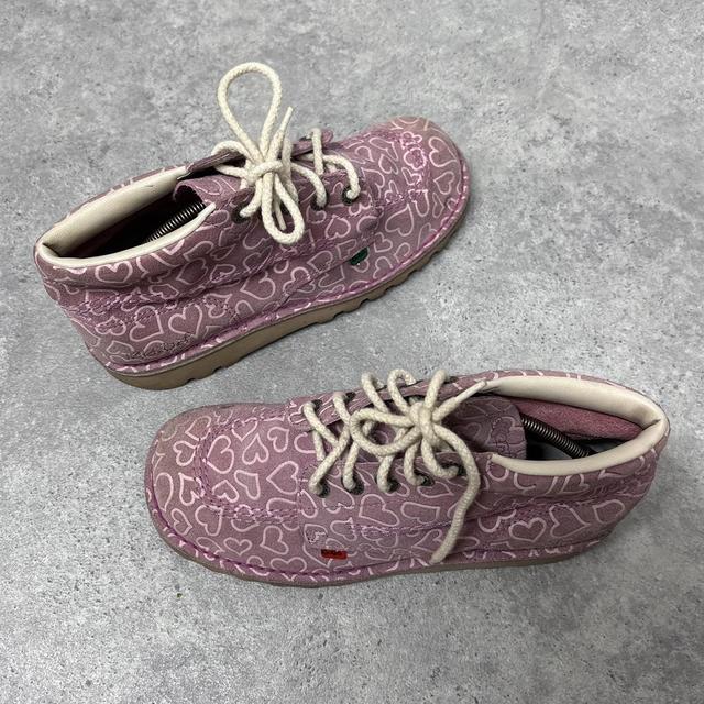 Pink love heart kickers