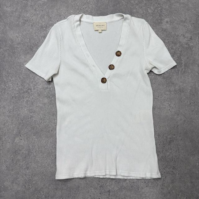 White ribbed sezane t-shirt