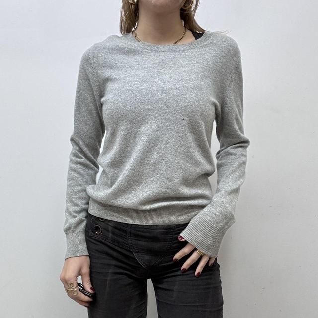 Grey cashmere knitted jumper