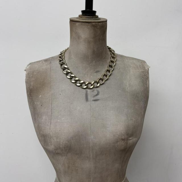 Oversized gold chain necklace