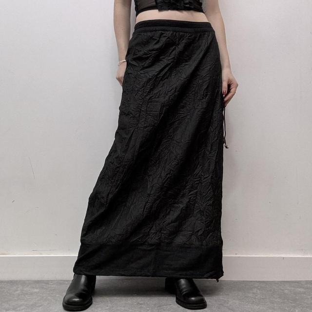 Black crinkle maxi skirt