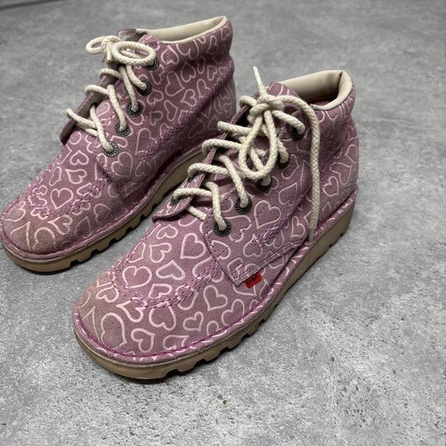 Pink love heart kickers