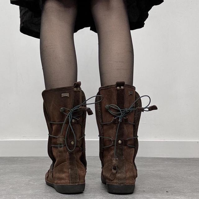 Brown suede wrap fur boots