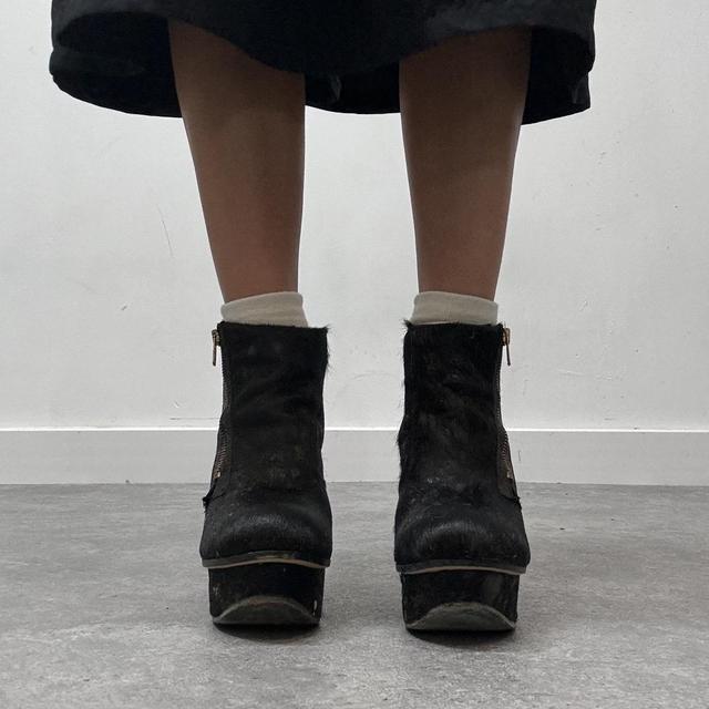 Black Diesel hoof heels
