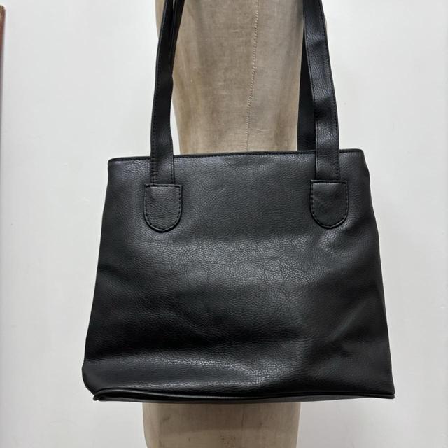 Black leather square shoulder bag
